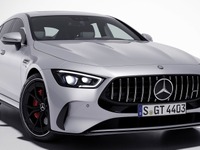 メルセデスAMG GT 4ドアクーペ、V8搭載車を改良…表情変化 画像