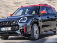 MINI クロスオーバー 新型、内燃エンジン車も登場…「JCW」は300馬力ターボ搭載 画像
