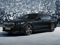 BMW 5シリーズ、ディーゼル＆四輪駆動の初期生産限定車発売…充実の特別装備 画像