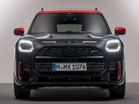 MINI クロスオーバー「JCW」新型、米国は312馬力に強化…「ゴーカートモード」も採用 画像