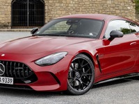 メルセデスAMG GT 新型、585馬力の高性能2ドアクーペ…新写真を公開 画像