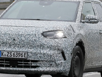 フォード「カプリ」がBEVになって30年ぶり復活か？ VWと共同開発、新型電動SUVの姿 画像