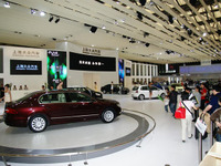 【上海モーターショー09】VWブースは 新型パサート ＆ ゴルフ に環境技術 画像