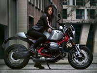 BMWモトラッドがクラシックロードスター『R 12 nineT』を発表…109馬力ボクサーツイン搭載 画像