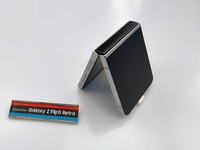 誰が呼んだか「ベンツフォン」、再来モデルのGalaxy Z Flip5 Retroを韓国で見てきた 画像