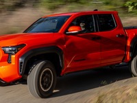 「TRDオフロード」、トヨタの新型ピックアップトラック『タコマ』に設定…ビルシュタイン製サス装着 画像