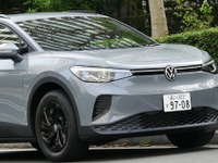 【VW ID.4 新型試乗】比べてみて驚いた、装備・機能の大きな差…島崎七生人 画像