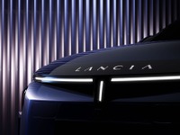 ランチア復活第一弾、表情見えた…『イプシロン』新型は2024年2月発表予定 画像