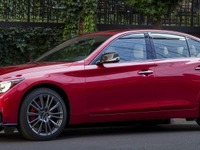 スカイラインとは顔が違う、インフィニティ『Q50』は405馬力ツインターボ搭載…2024年型は年内米国発売 画像