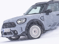 MINI クーパーS カントリーマン ALL4 新型、新画像と燃費を公開 画像