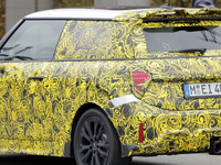 MTはなし！エンジン搭載 MINI、最後の最強モデルか？『JCW』改良新型プロトタイプ 画像