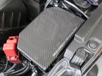 カーボンがレーシー! HKSからGRカローラ用ヒューズボックスカバー新発売 画像