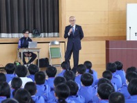 「仲間と協力し、大きな成果を」ヤマハ発動機 日高社長、地元中学生向けにキャリア講演会 画像