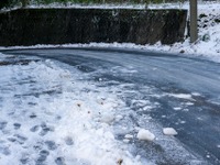 バッテリー上がり、立ち往生に注意！ 年末年始の車トラブル防止へ注意点は 画像