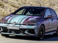 VW『ゴルフGTI』改良新型、プロトタイプの写真…バンパーやディスプレイが新デザインに 画像