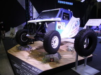 ［15秒でわかる］トーヨータイヤが水素燃料エンジン実験車を展示…東京オートサロン2024 画像