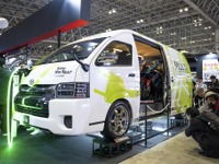 あのHKSがハイエースをPHEVにしちゃった！カーボンニュートラルもチューニングも本気のHKS…東京オートサロン2024 画像