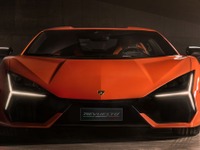 ランボルギーニのV12電動スーパーカー『レヴエルト』、2026年後半生産分までの受注を獲得 画像