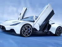マセラティ、スーパーカー『MC20』も電動化…2025年にEV発表へ 画像