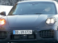 前後デザインが大きく変わる!? ハイブリッド化するポルシェ『911ターボ』992.2世代の進化とは 画像