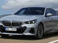 BMWのEVセダン『i5』、第3の新グレードは航続538km…3月欧州設定へ 画像