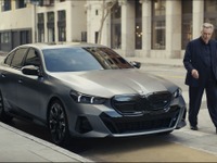 C. ウォーケンの話し方…BMW 5シリーズEVの『i5』、米スーパーボウルでTVCMを放映 画像