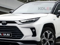 トヨタ『RAV4』次期型は現行デザインを継承!? 見た目はマイチェン、中身の進化は 画像