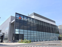 テスラオーナーが「A PIT オートバックス東雲」でできること…純正部品交換OK 画像