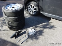 ［プロが答えるカーケア］スタッドレスタイヤに履き替えてもホイールは変えたくない！ 組み換えのデメリットは？…回答 ユサワ自動車 画像