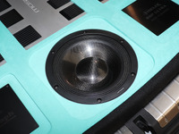 ［低音増強でカーオーディオはもっと楽しくなる］「単体サブウーファー」は種類が豊富！ お国柄で傾向が変化？ 画像