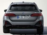 ［15秒でわかる］BMW『i5ツーリング』…EVを活かした走りのワゴン 画像