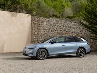 VWの最上位EV『ID.7』にワゴン、「ツアラー」欧州発表…航続685km 画像