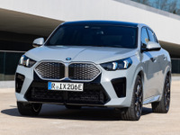 新写真出た！ BMW X2 新型のEVバージョン『iX2』…航続449km 画像