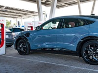 テスラ車以外で初、急速充電「スーパーチャージャー」利用可能に…フォードが北米で 画像
