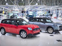 MINI カントリーマン 新型、EVの生産を開始 画像
