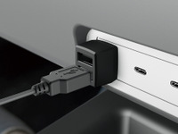 新型プリウス、クラウン、サクラで便利に使える、新作・電源アイテム！【特選カーアクセサリー名鑑】 画像