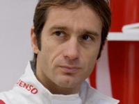 【トヨタF1】トゥルーリ、イタリア被災地にお見舞い 画像