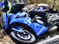 スズキ『GSX-8R』が純粋に走りを楽しめる理由は、素晴らしい“素材”とエンジンにある 画像