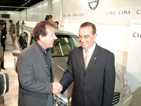 ブラジルつながり!! ゴーン日産社長がジーコ新監督に『シーマ』をプレゼント 画像