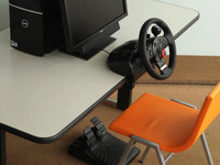 ホンダ、簡易型ドライビングシミュレーター発売 画像