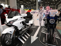 若者も注目!? ホンダと『ガンダムSEED』がコラボ、キラ＆ラクスが『ゴールドウイング』に…東京モーターサイクルショー2024 画像