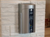 ユビ電、小区画駐車場向けスマートコンセント「WeCharge EDGE」をオムロンと共同開発 画像