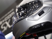 サイン・ハウスのバイクインカムがすごいぞ!最高のデザインと機能を両立した「B+COM SX1」に注目…東京モーターサイクルショー2024 画像