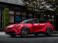 国産車も輸入車も車格が上がる！レイズ『VMF L-01』が21インチホイールの新しいスタンダードに 画像