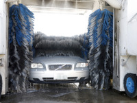 洗車機＝傷が付くはもう古い！ 最新洗車機の凄さとプラスアルファの洗車法 画像