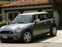 MINI の電気自動車、第1号車をデリバリー 画像