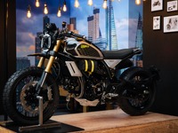 ドゥカティ、終末世界を駆けるコンセプトバイク発表…『RR24I』初公開 画像