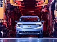 VWと車台を共用、フォード『エクスプローラー』新型はEVに…生産開始 画像