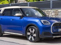 MINIの新型電動SUV『カントリーマンE』に新仕様、シルバーのアクセント…欧州設定 画像