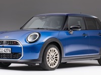 MINI ハッチバック 新型に5ドア登場、3ドアより172mm長い…欧州発表 画像
